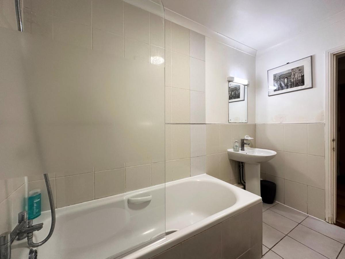 Tina Place In Tower Hill - 2 Double Beds, Max 4 People, Great Location In Apartamento *