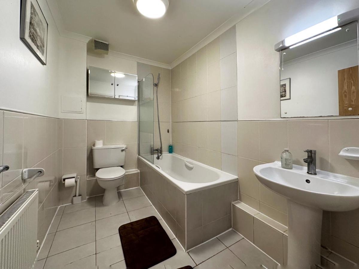 Tina Place In Tower Hill - 2 Double Beds, Max 4 People, Great Location In Apartamento *