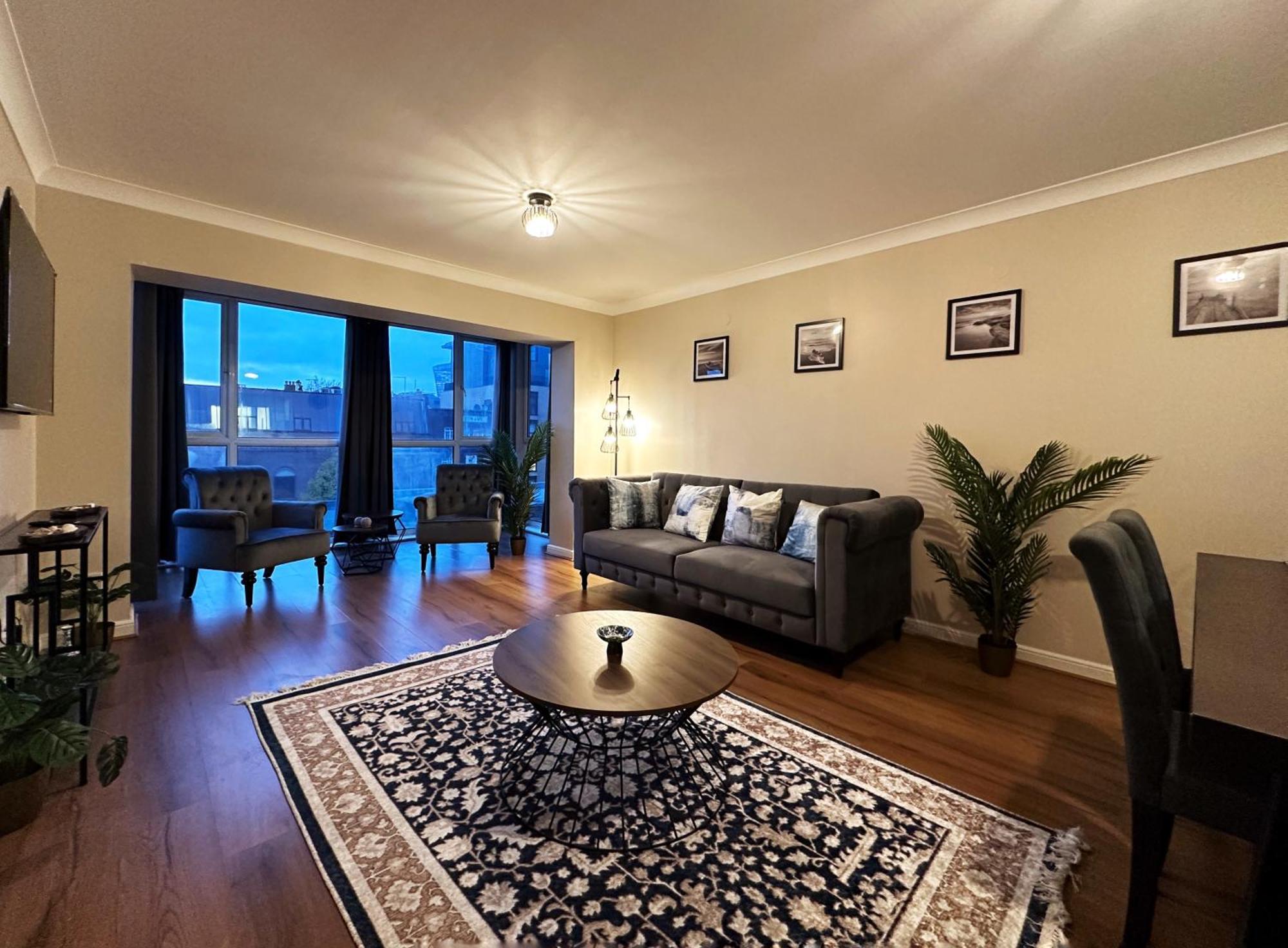 Tina Place In Tower Hill - 2 Double Beds, Max 4 People, Great Location In Apartamento Londres