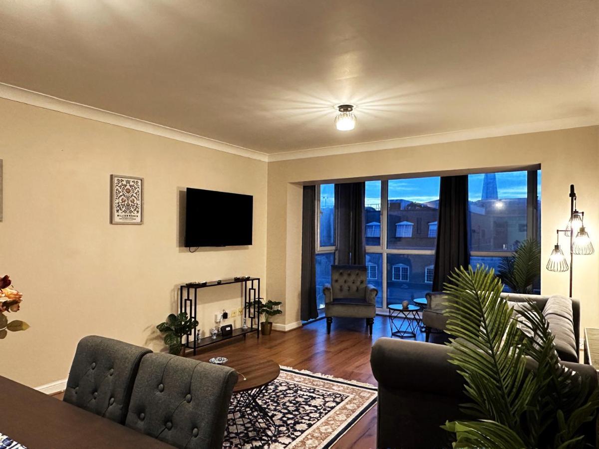 Tina Place In Tower Hill - 2 Double Beds, Max 4 People, Great Location In Appartamento